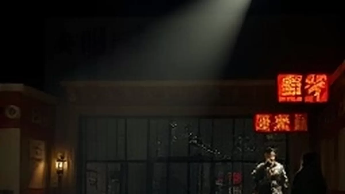红杏视频在线观看首页横版主视觉，深色房间里亮起的播放界面与剧集封面墙